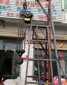 環(huán)鏈電動(dòng)葫蘆吊運(yùn)彩鋼卷現(xiàn)場(chǎng)操作案例